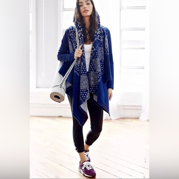 Free People FP Movement  Shibori Swing Cardigan Hoodie Indigo SZ M - Picture 2 of 14